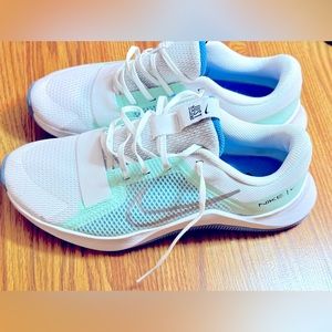 Nike Women’s Trainers Shoes Sneakers Running Shoes Size 9 US